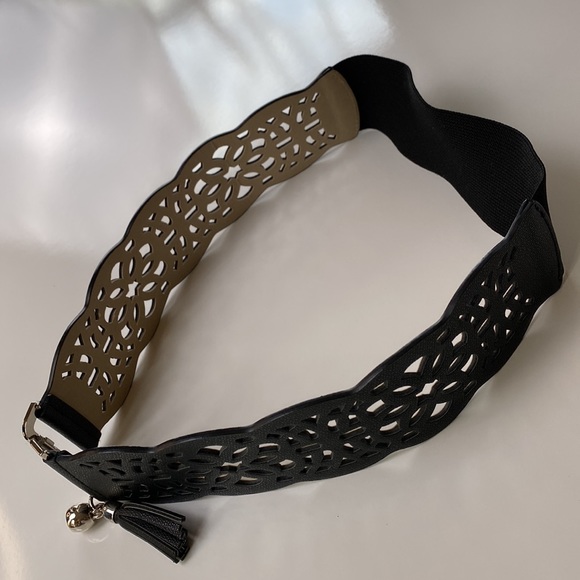 Apt. 9 Women Black Belt M/L Faux Leather cut-out stretch belt.Tassels Boho - Picture 3 of 6